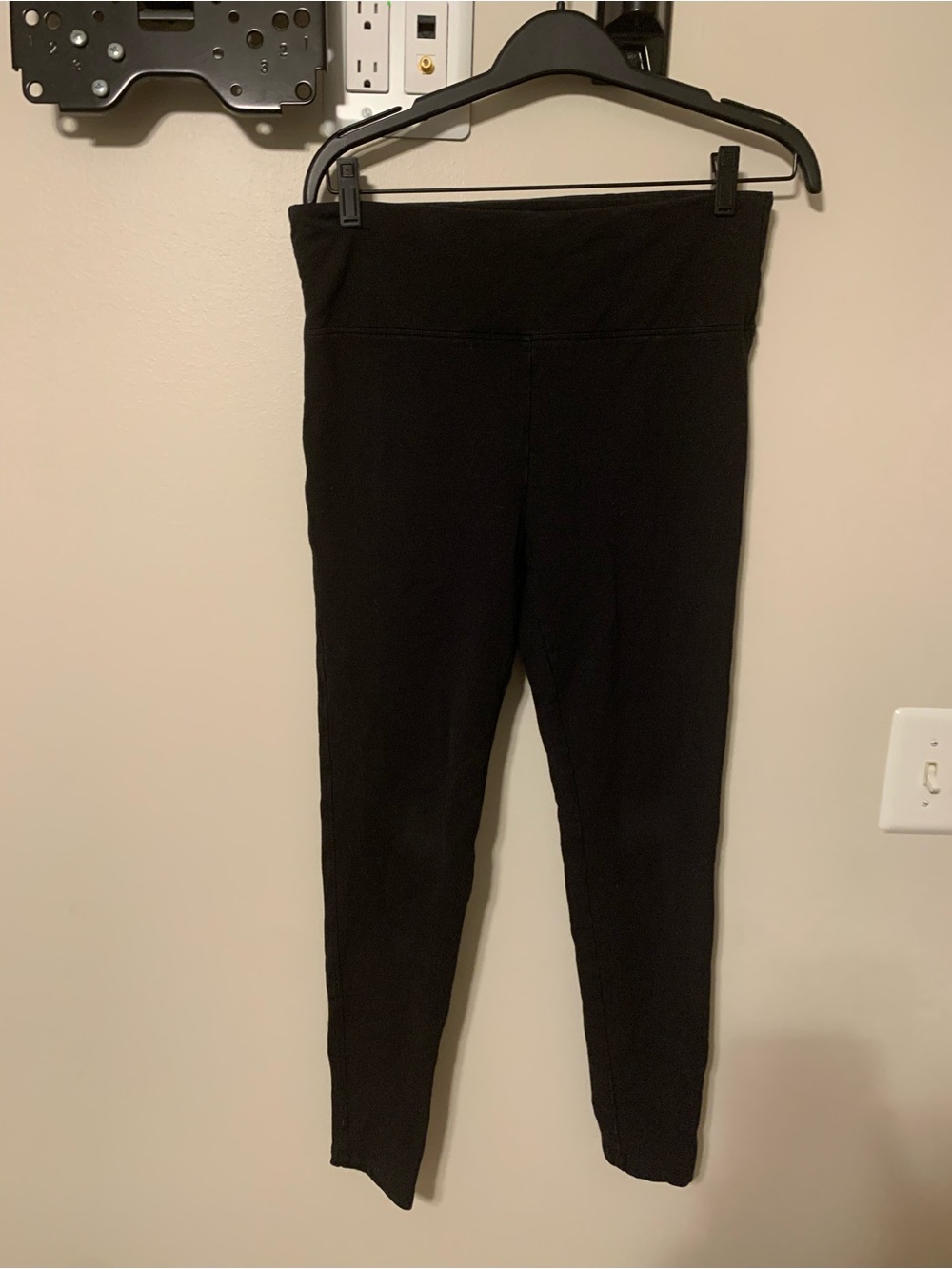 Women’s Black High-Waist Leggings. Size L